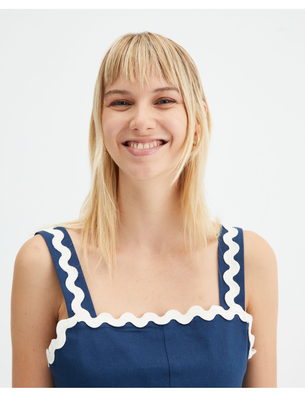 VESTIDO CORTO DE TIRANTES CON PICUNELA AZUL