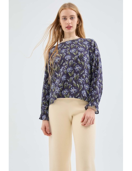 BLUSA EN LENZING™ ECOVERO™ CON ESTAMPADO FLORAL AZUL