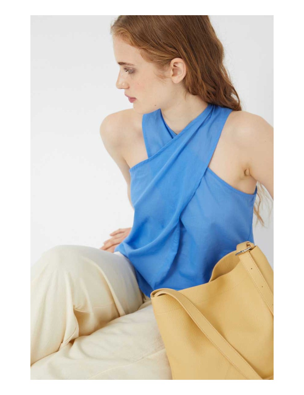 TOP CUELLO HALTER AZUL
