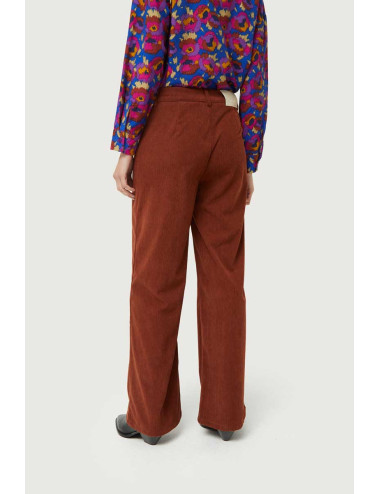 PANTALÓN DE PANA MARRÓN