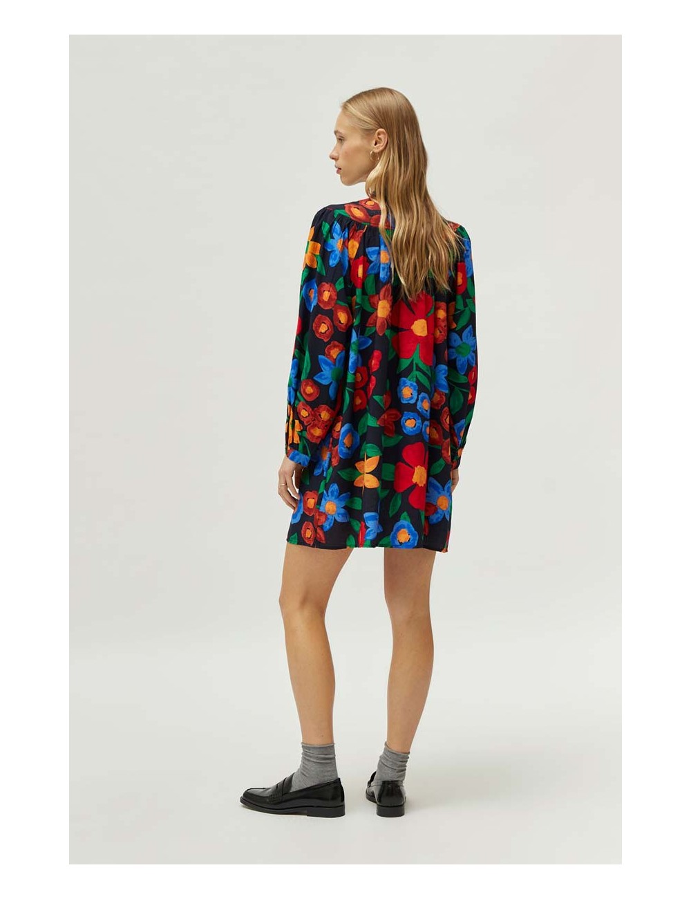 VESTIDO CORTO ESTAMPADO FLORAL MULTICOLOR