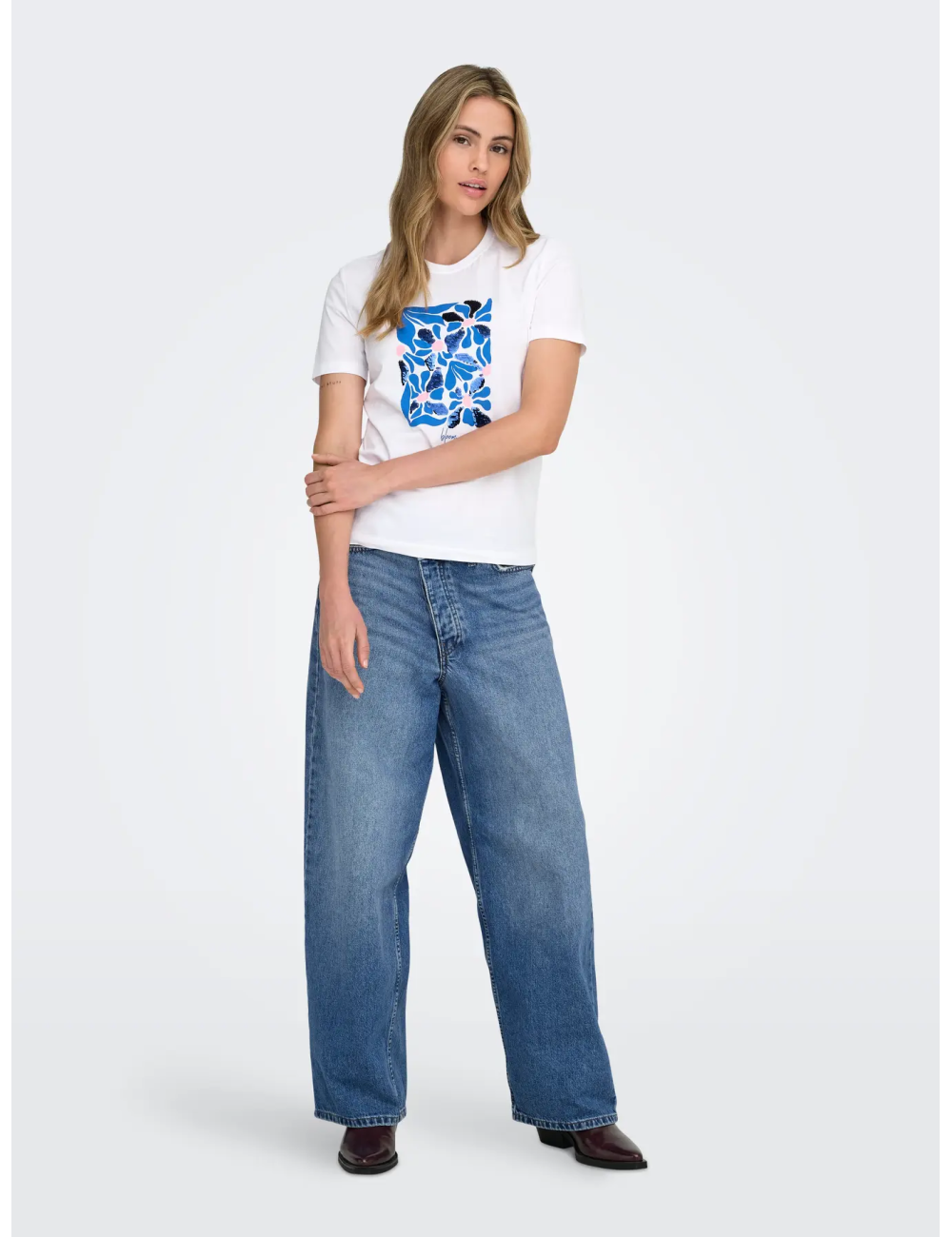 CAMISETA MANGA CORTA ESTAMPADO FLORAL