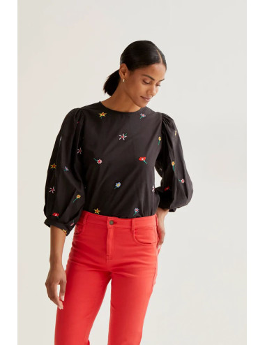 TOP CON ESTAMPADO BLACK...