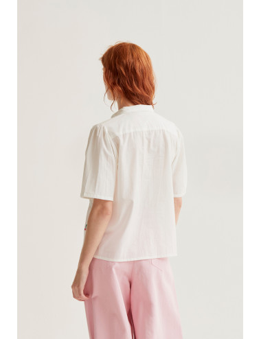 CAMISA CON ESTAMPADO WHITE...