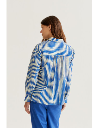 CAMISA CON ESTAMPADO...