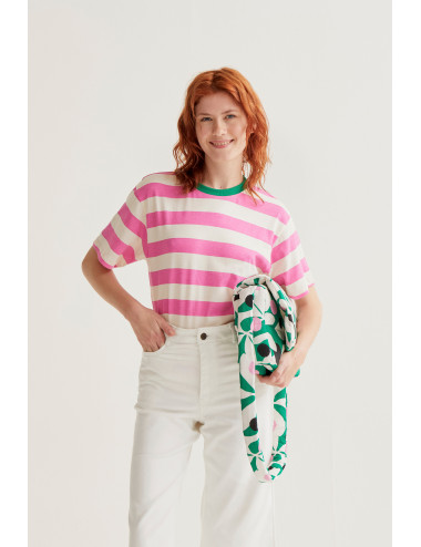 CAMISETA CON ESTAMPADO DE...