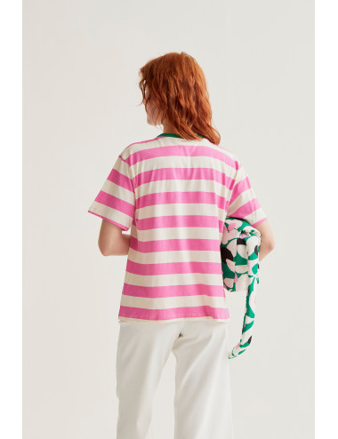 CAMISETA CON ESTAMPADO DE...