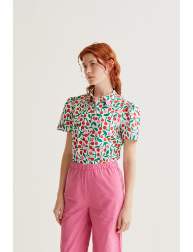 CAMISA CON ESTAMPADO GUINDA