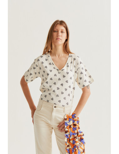 CAMISETA CON ESTAMPADO...