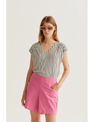 CAMISETA CON ESTAMPADO...