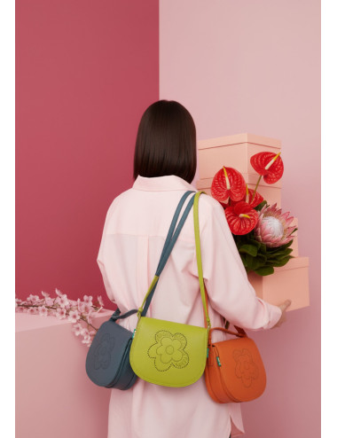 BOLSO BANDOLERA CON TAPA...