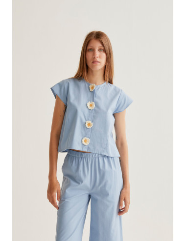 CAMISA CON DETALLES DE...