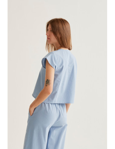 CAMISA CON DETALLES DE...