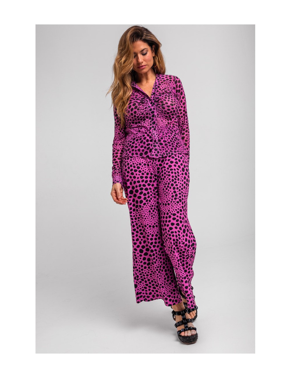 CAMISA TUL DRAPEADA ANIMAL PRINT ROSA Y NEGRA