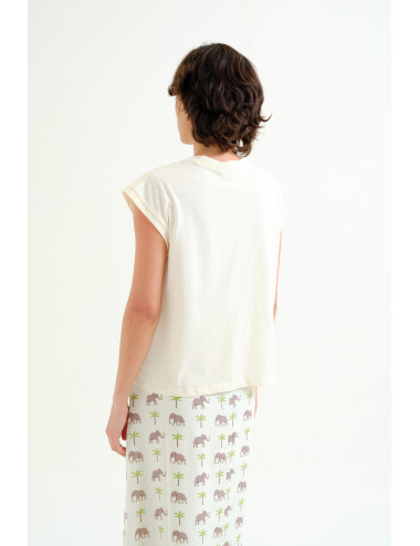 CAMISETA CON ESTAMPADO...