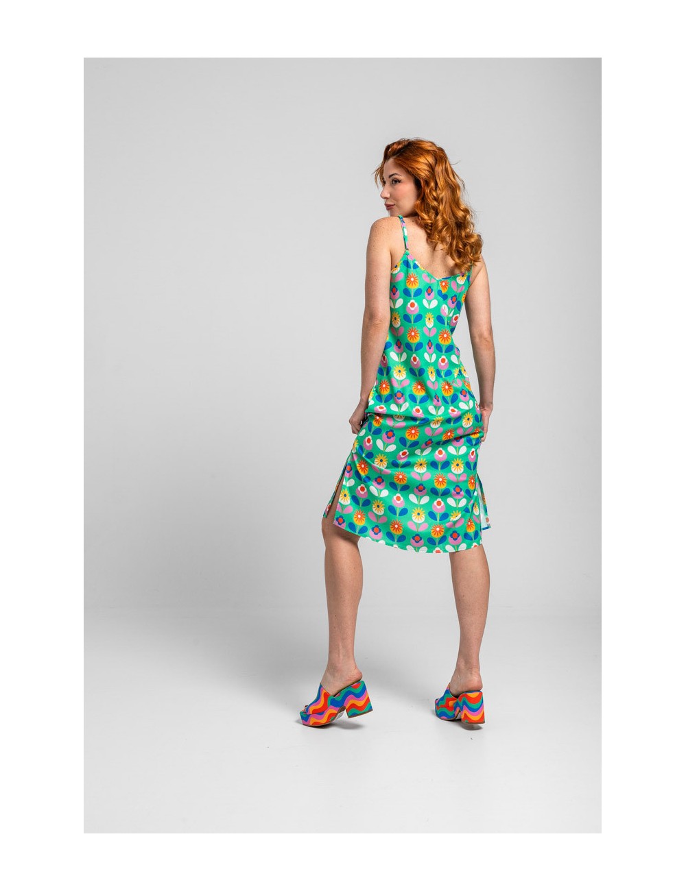 VESTIDO LENCERO VERDE DE FLORES