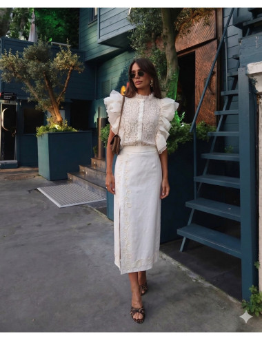 CAMISA ENCAJE CON VOLANTES...