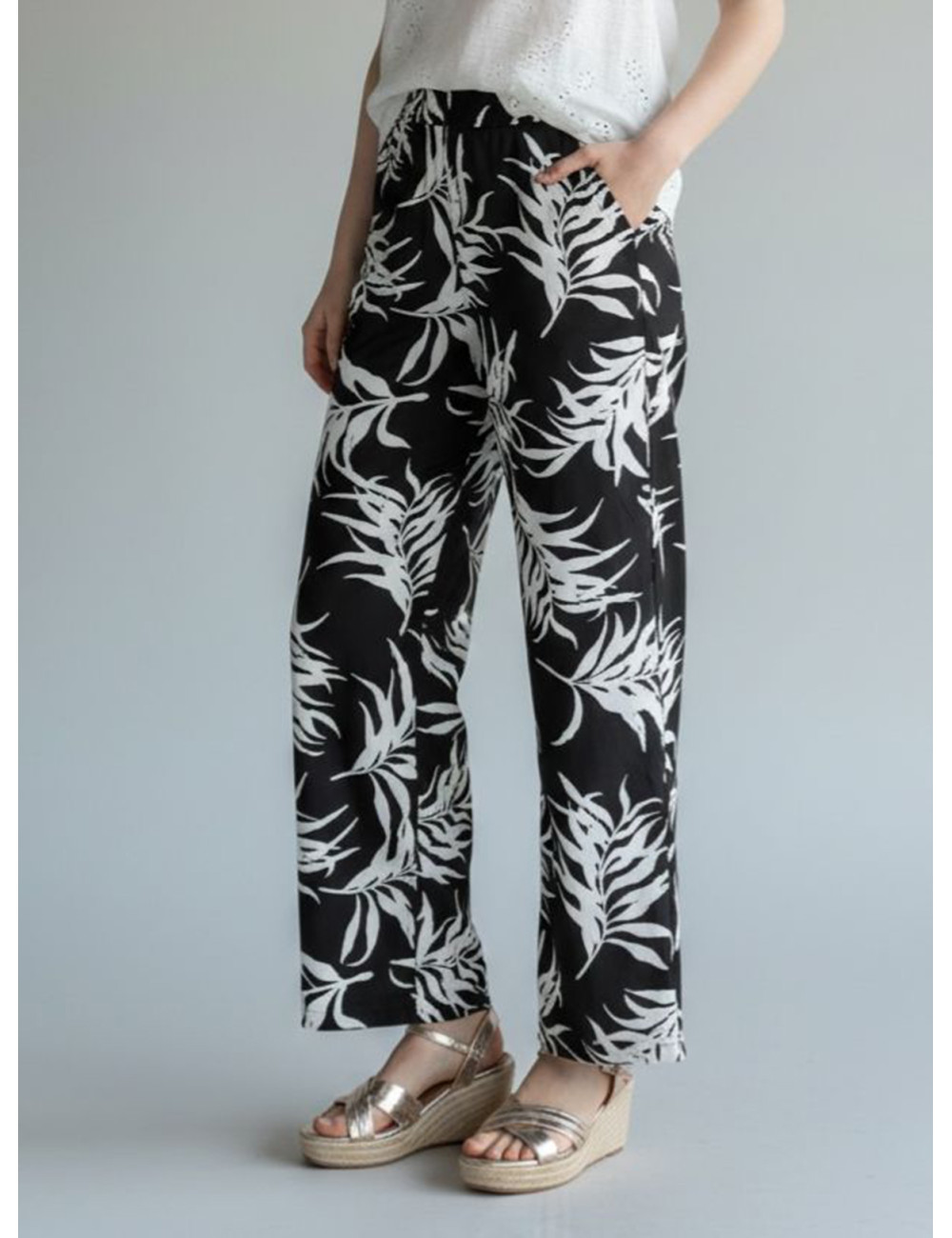 PANTALÓN FLUIDO ESTAMPADO...