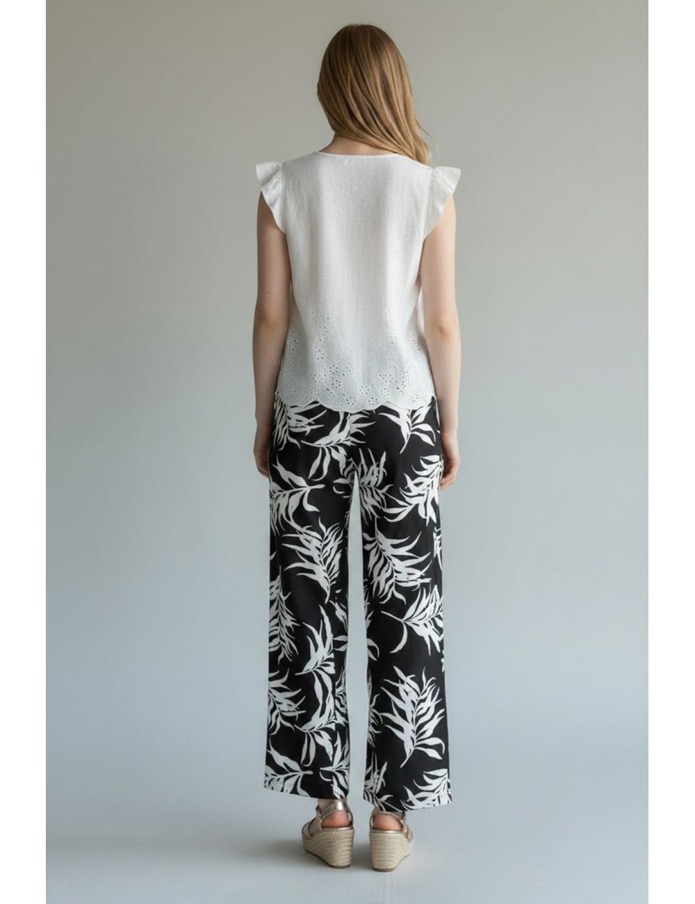 PANTALÓN FLUIDO ESTAMPADO FLORAL NEGRO