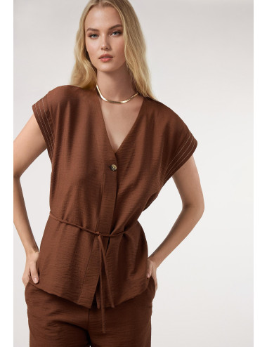 BLUSA / CHALECO PESPUNTES