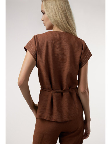 BLUSA / CHALECO PESPUNTES