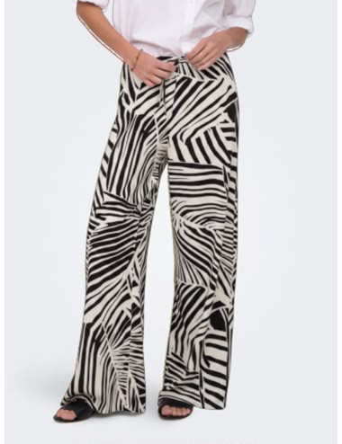 PANTALÓN CORTE LOOSE NEGRO