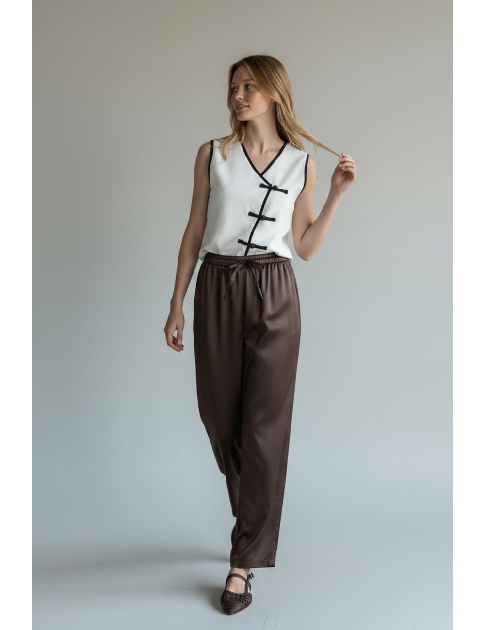 PANTALÓN LAZADA MARRÓN