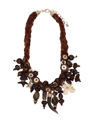 COLLAR DE CORDÓN TRENZADO MARRÓN CON DIJES DE MADERA, FLORES Y RESINA