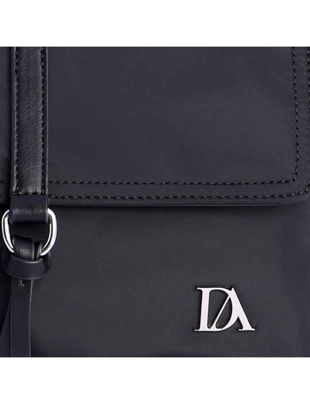 BOLSO BANDOLERA NAILON CON SOLAPA Y TIRA CENTRAL NEGRO