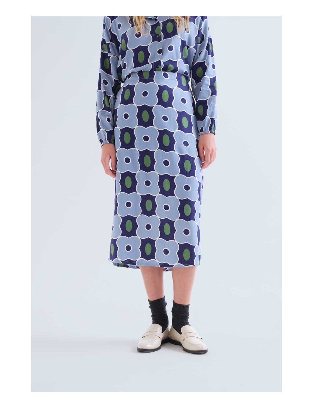 FALDA MIDI CON ESTAMPADO INVERNESS