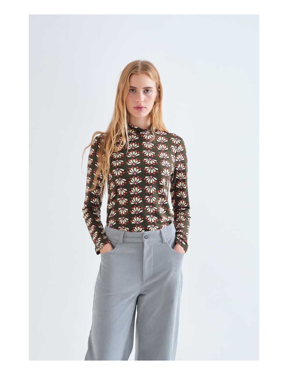 CAMISETA CON ESTAMPADO GEOMETRY