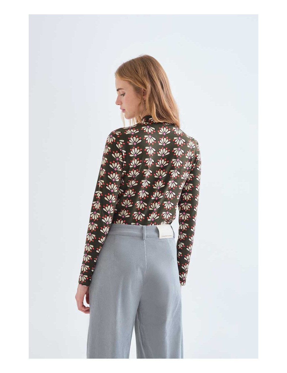 CAMISETA CON ESTAMPADO GEOMETRY