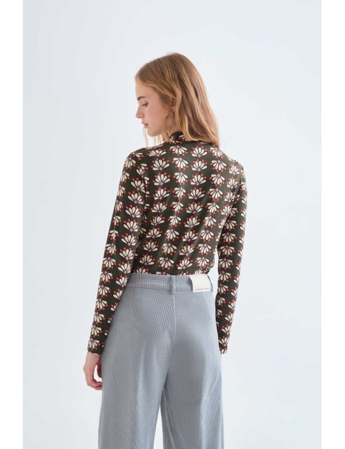 CAMISETA CON ESTAMPADO GEOMETRY