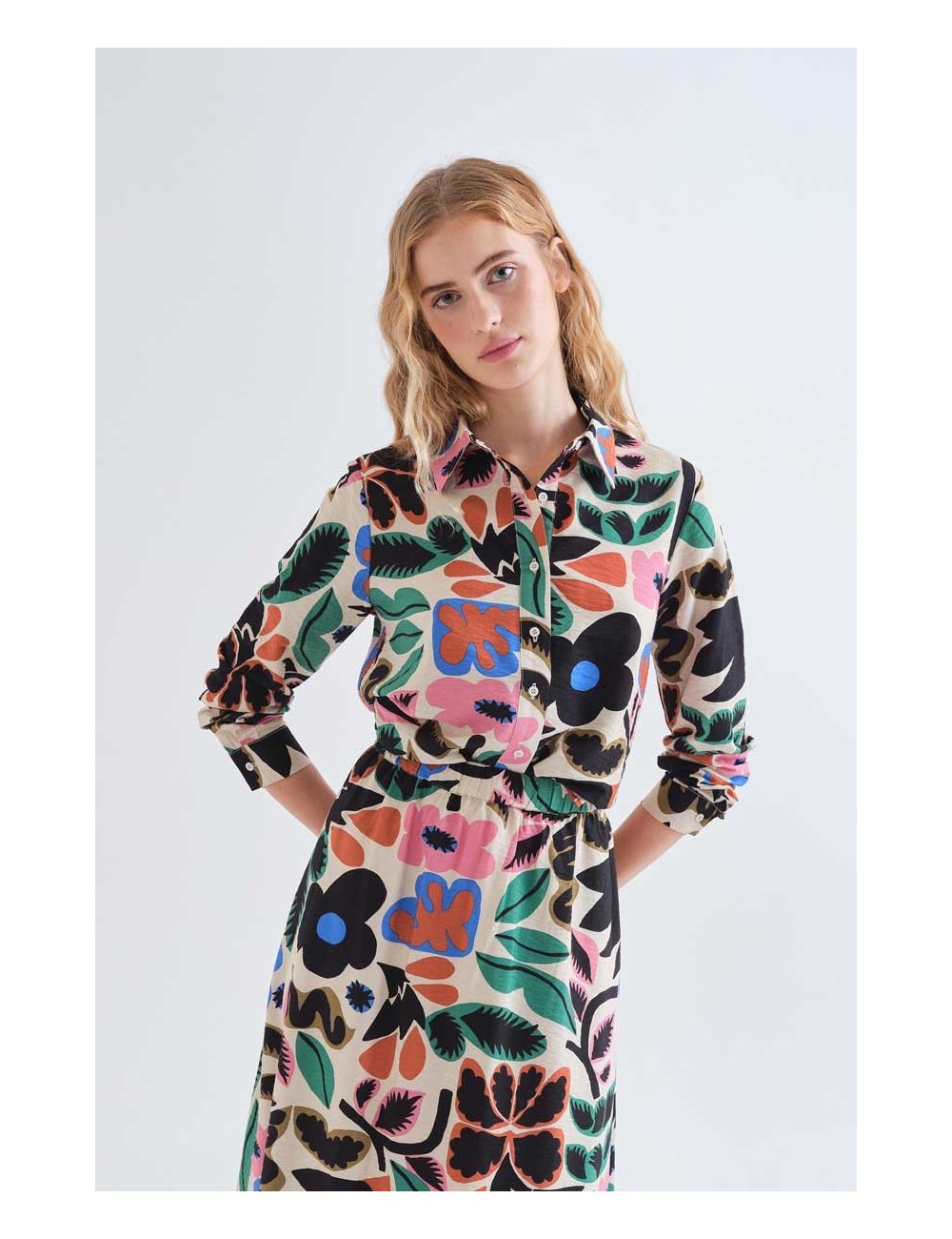 CAMISA CON ESTAMPADO NEO GARDEN