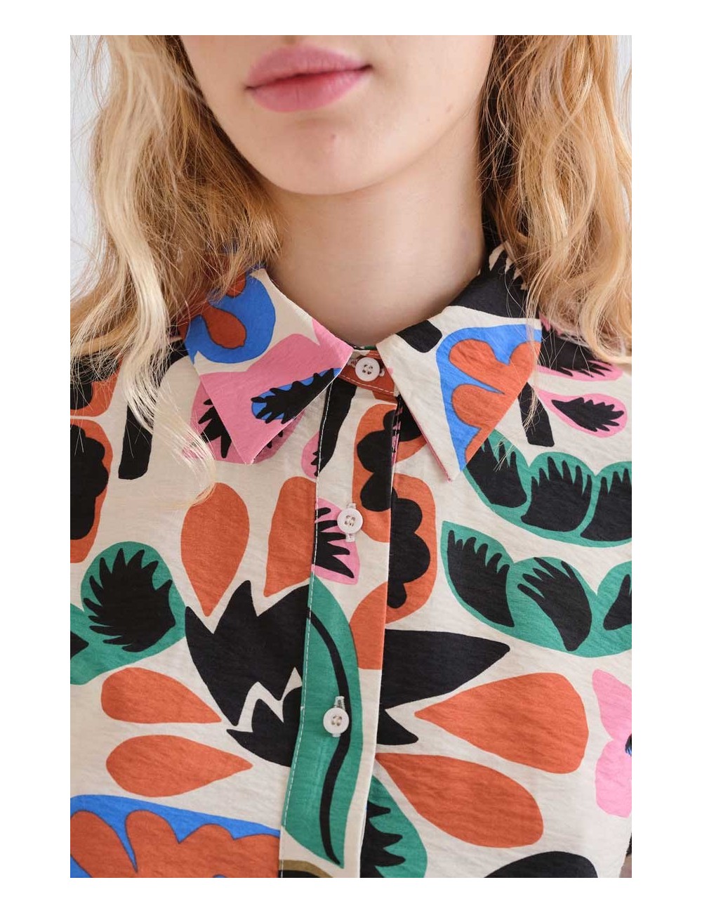 CAMISA CON ESTAMPADO NEO GARDEN