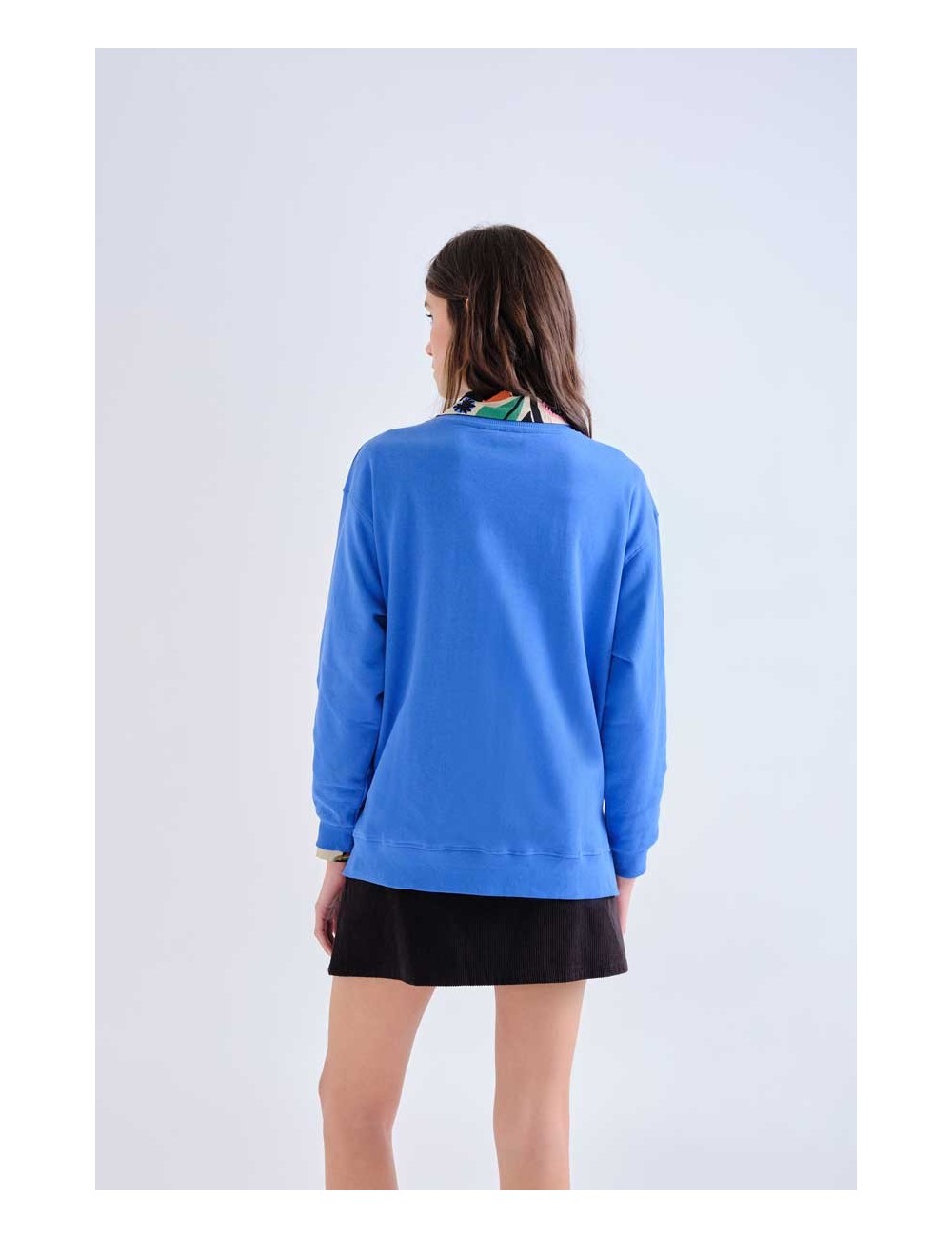 SUDADERA 100% ALGODÓN CON PARCHE FRORAL NEO GARDEN