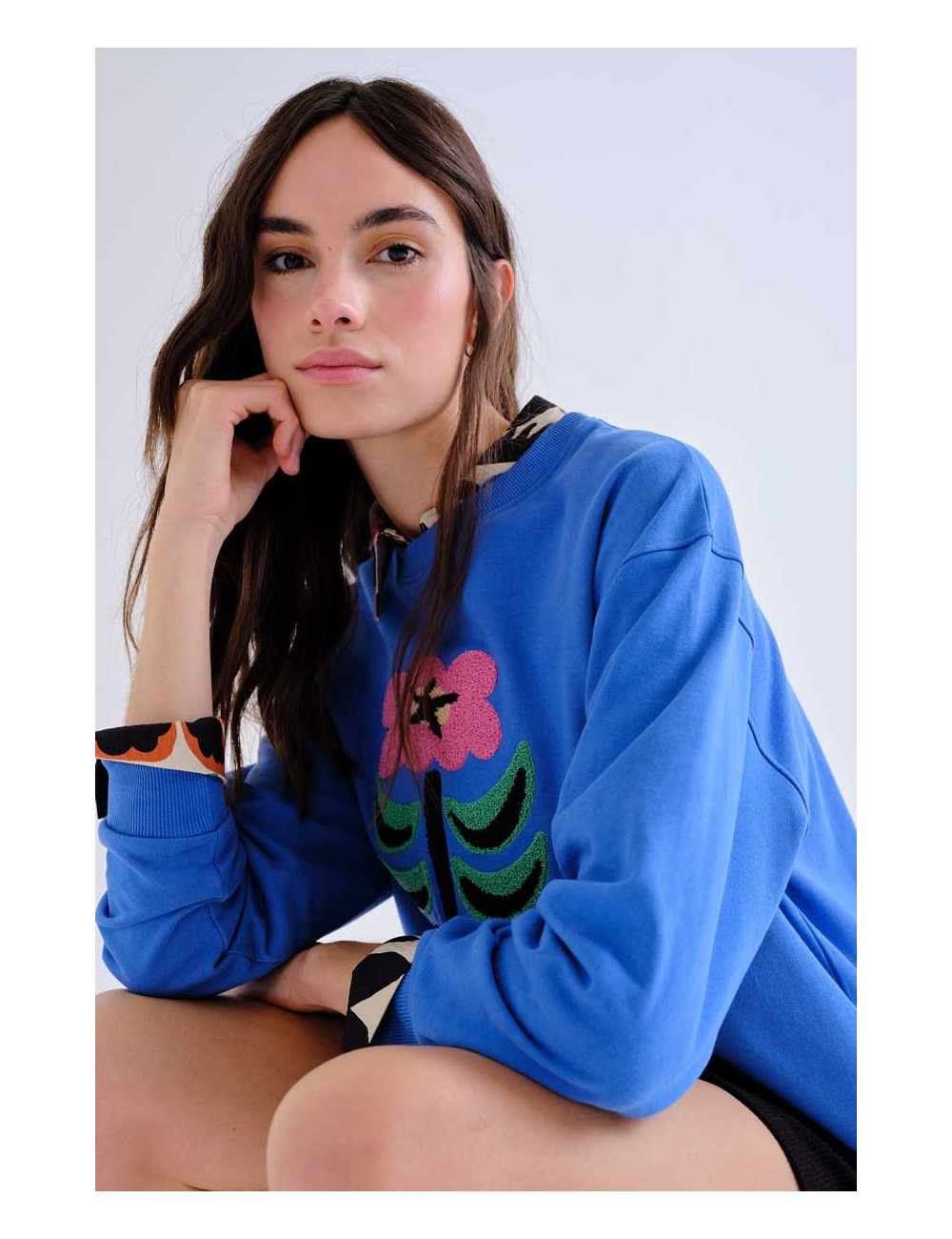 SUDADERA 100% ALGODÓN CON PARCHE FRORAL NEO GARDEN