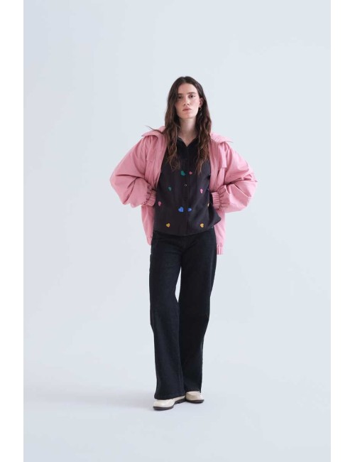 CAMISA CON ESTAMPADO CORAZONES MULTICOLORES