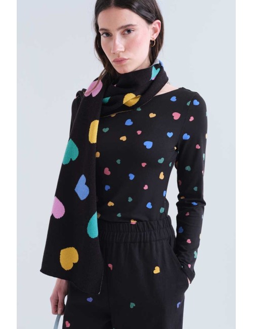 CAMISETA CON ESTAMPADO CORAZONES MULTICOLORES