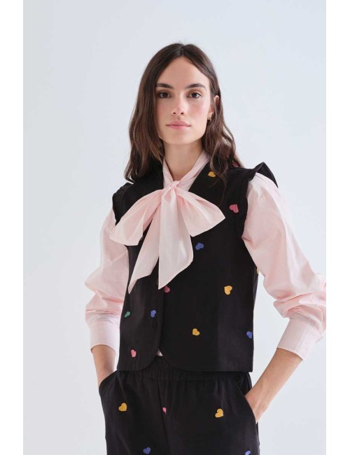 CHALECO 100% ALGODÓN NEGRO CON BORDADOS DE CORAZONES MULTICOLORES
