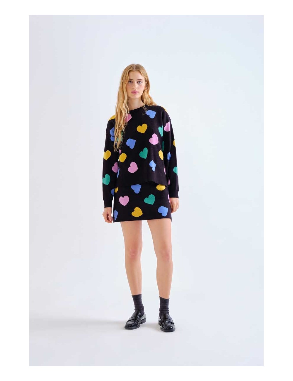 FALDA CORTA DE PUNTO ESTAMPADO CORAZONES MULTICOLORES