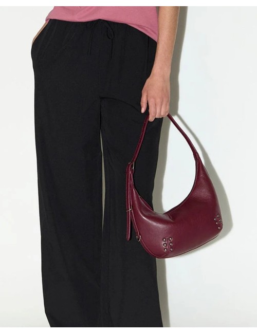 BOLSO HOMBRO TACHAS BURDEOS