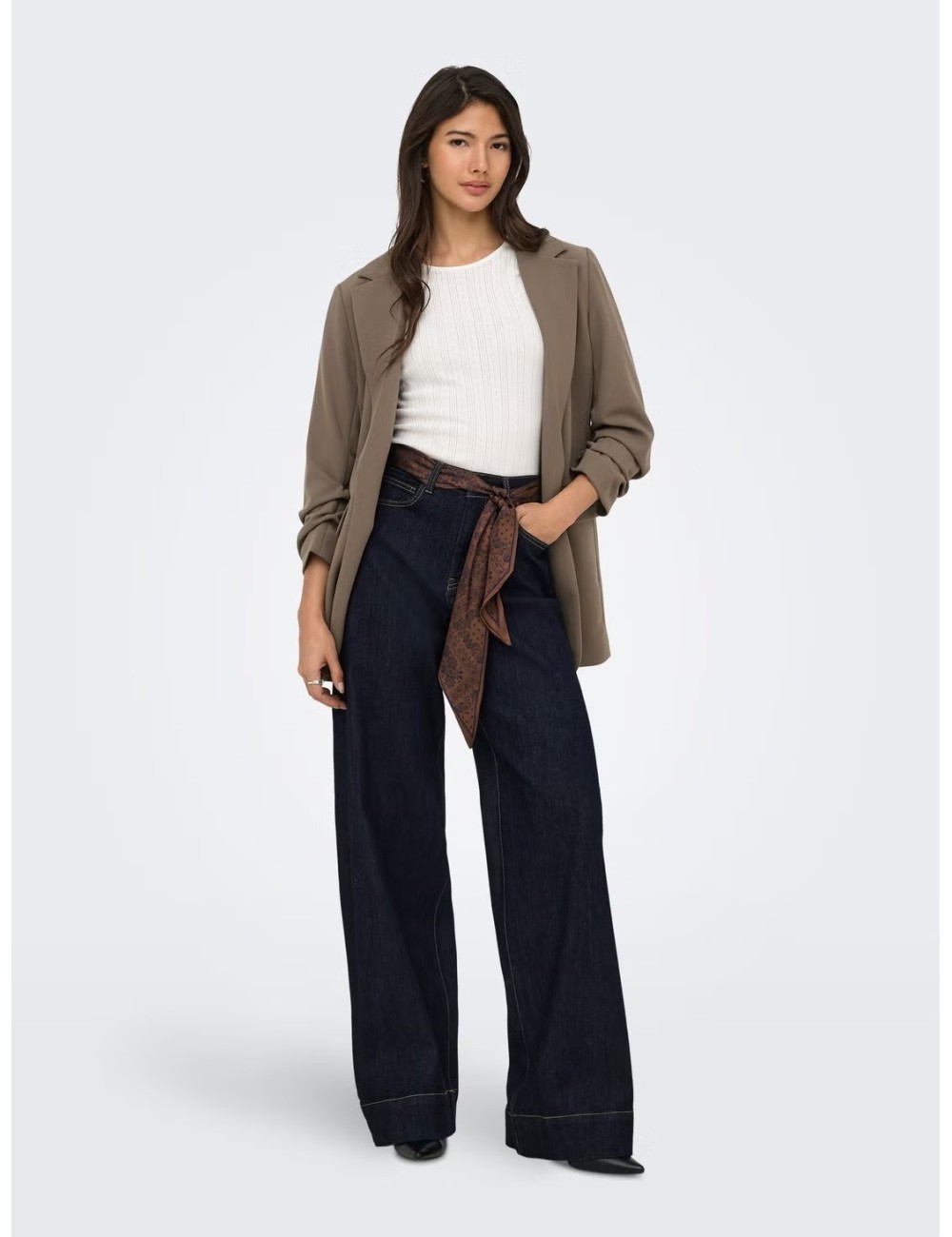 JEANS CINTURA ALTA WIDE LEG  CON PAÑUELO MARRÓN