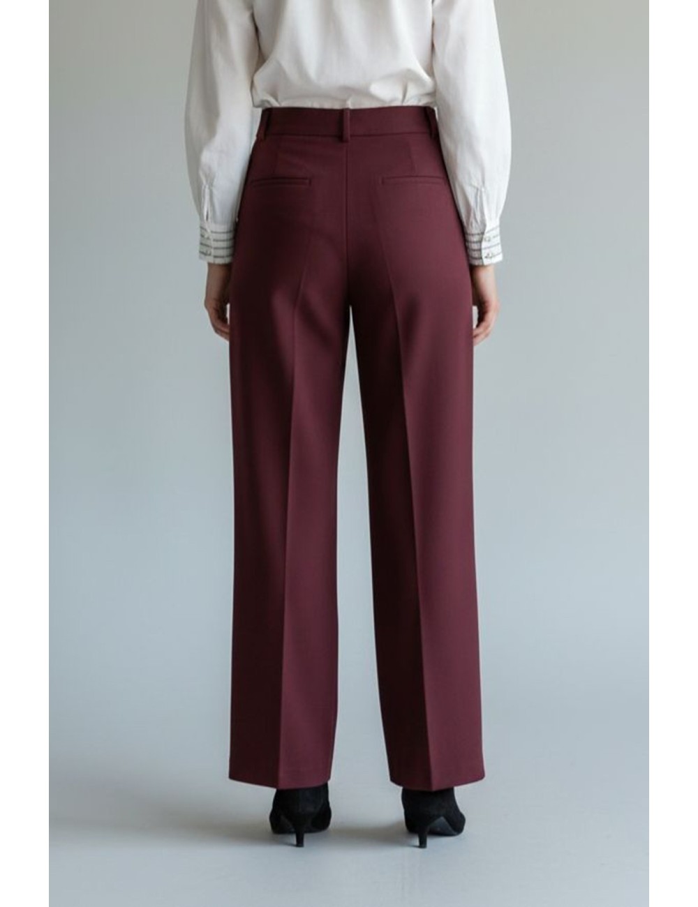 PANTALÓN SASTRE FLUIDO PERNERA ANCHA BURDEOS