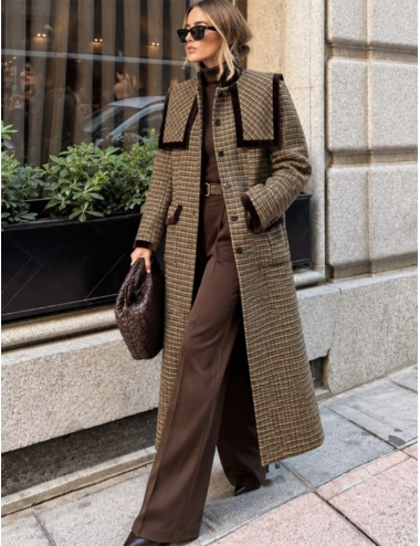 ABRIGO LARGO TWEED CON CAPA DESMONTABLE CON RIBETES DE TERCIOPELO
