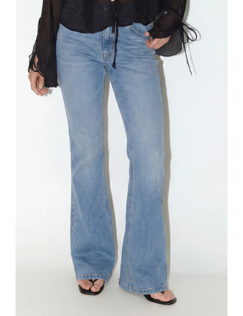 JEANS FLARE HIGH RISE AZUL CLARO