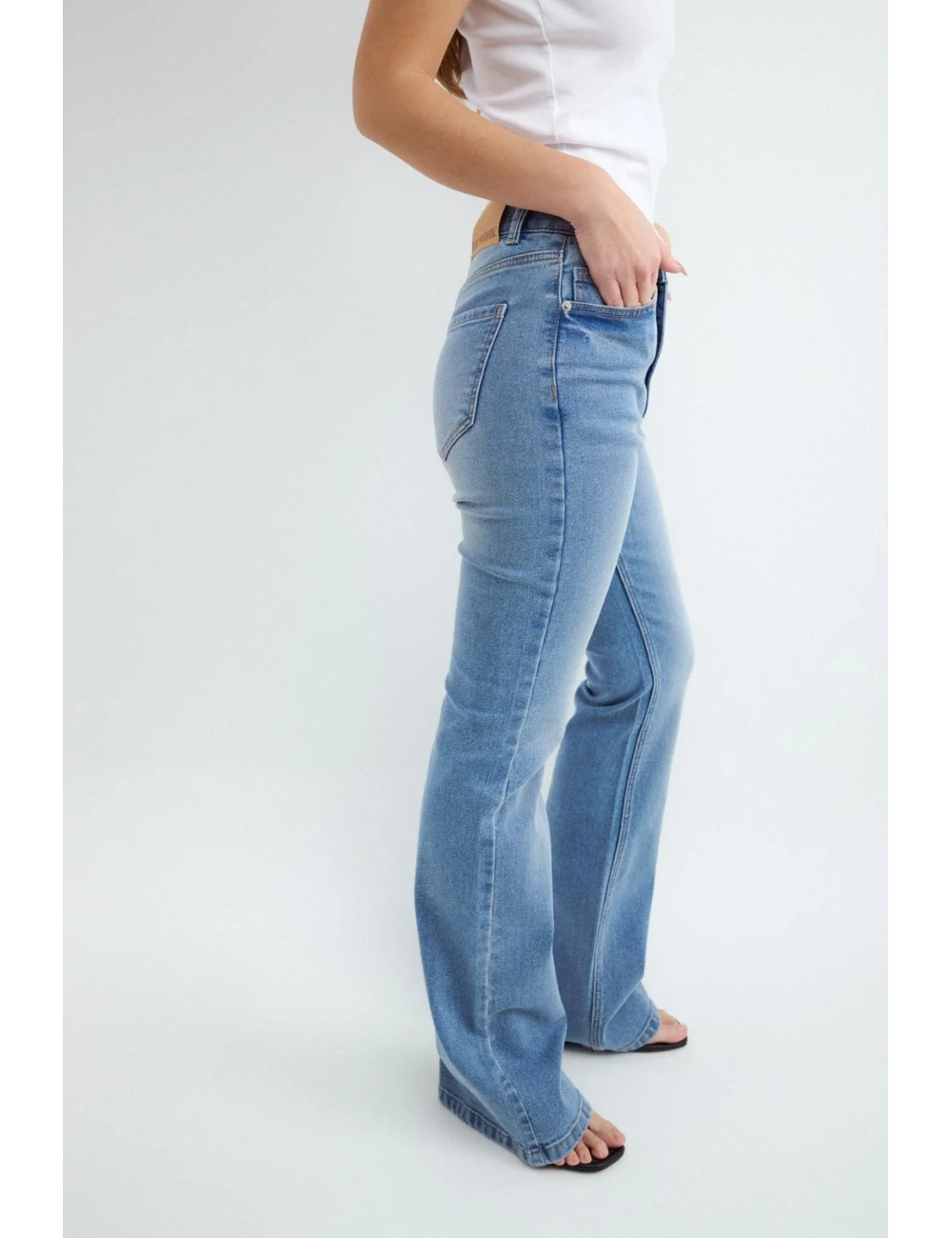 JEANS FLARE HIGH RISE AZUL CLARO