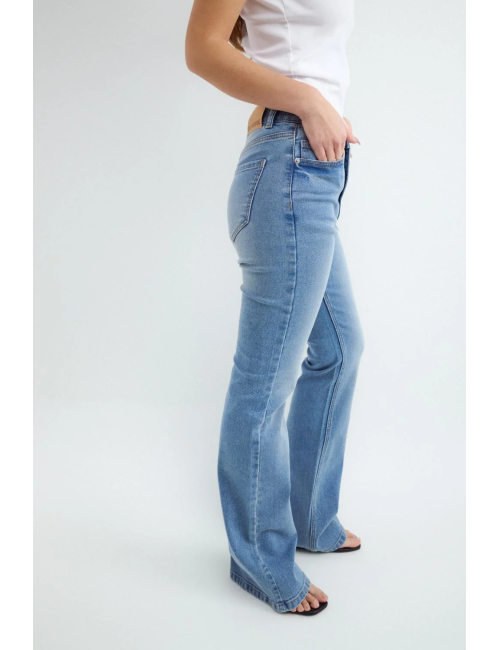 JEANS FLARE HIGH RISE AZUL CLARO