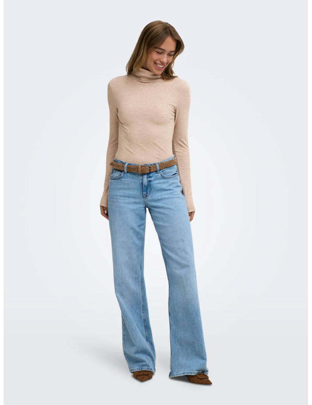 TOP PUNTO FINO CUELLO CISNE BEIGE