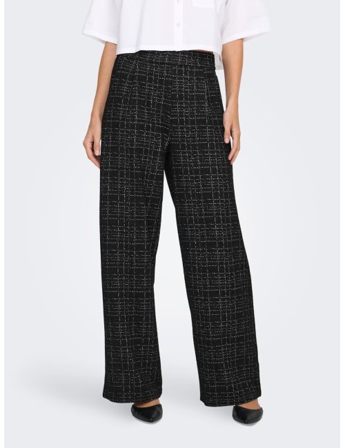 PANTALON CORTE REGULAR CUADROS NEGRO
